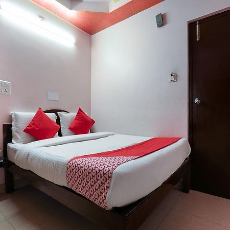 Oyo 10711 Hotel Nsnr Residency Visákhapatnam Kültér fotó