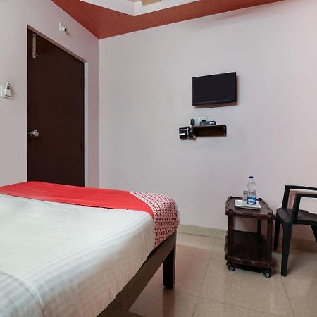 Oyo 10711 Hotel Nsnr Residency Visákhapatnam Kültér fotó