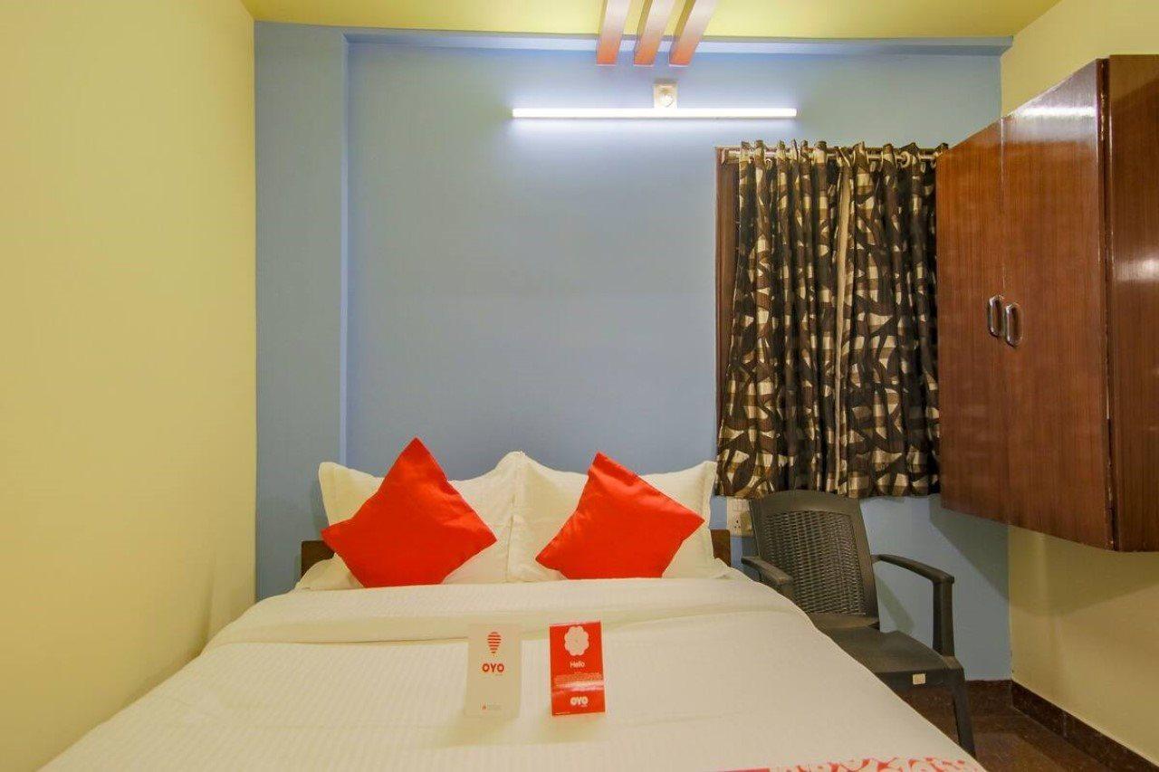 Oyo 10711 Hotel Nsnr Residency Visákhapatnam Kültér fotó