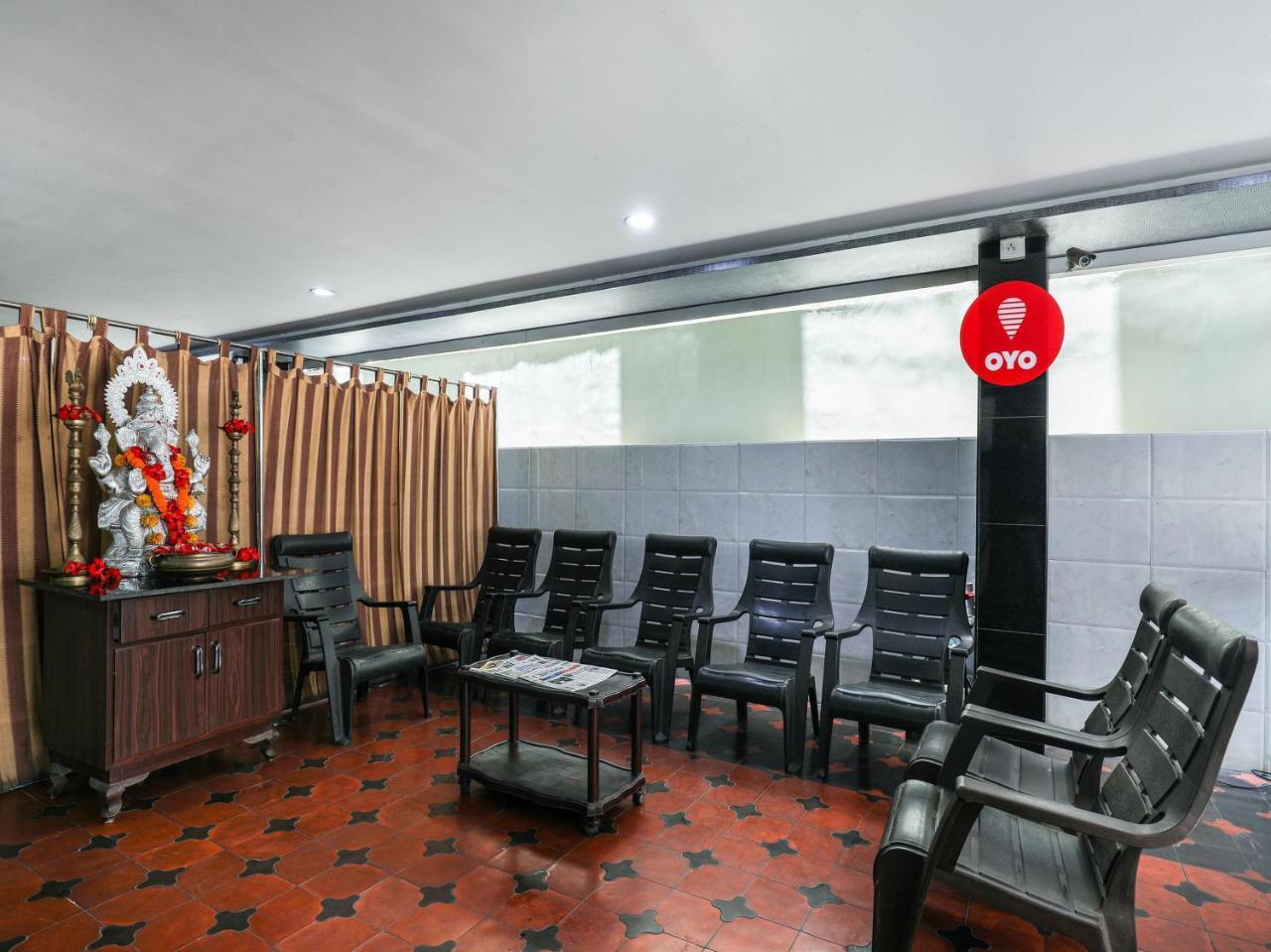 Oyo 10711 Hotel Nsnr Residency Visákhapatnam Kültér fotó