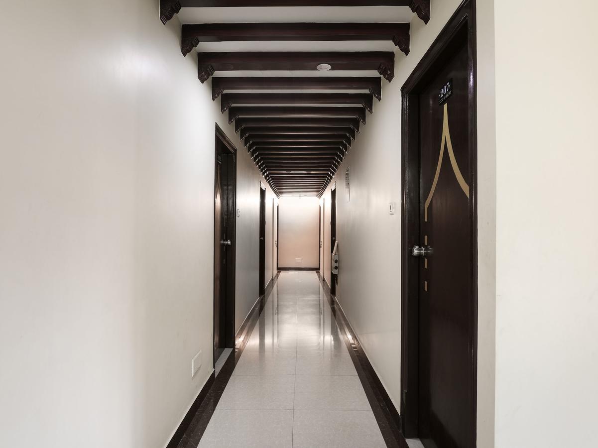 Oyo 10711 Hotel Nsnr Residency Visákhapatnam Kültér fotó